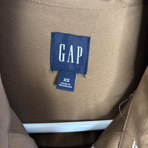 Womens Gap Button Down Blouse Brown Satin Size XS - Picture 3 of 9
